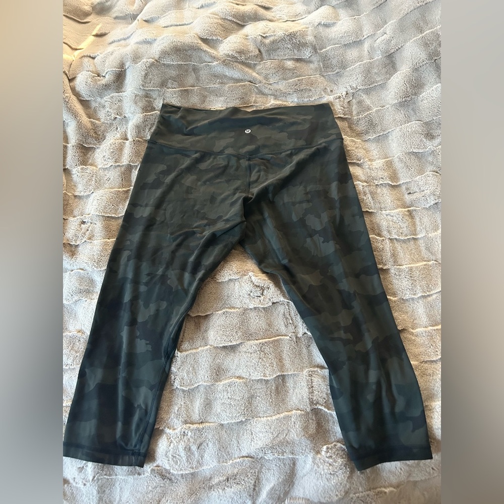 Lululemon Align capri leggings Sz 16, camo